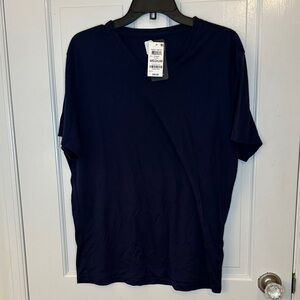 Alfani Navy Tshirt size M NWT‎ Pilling